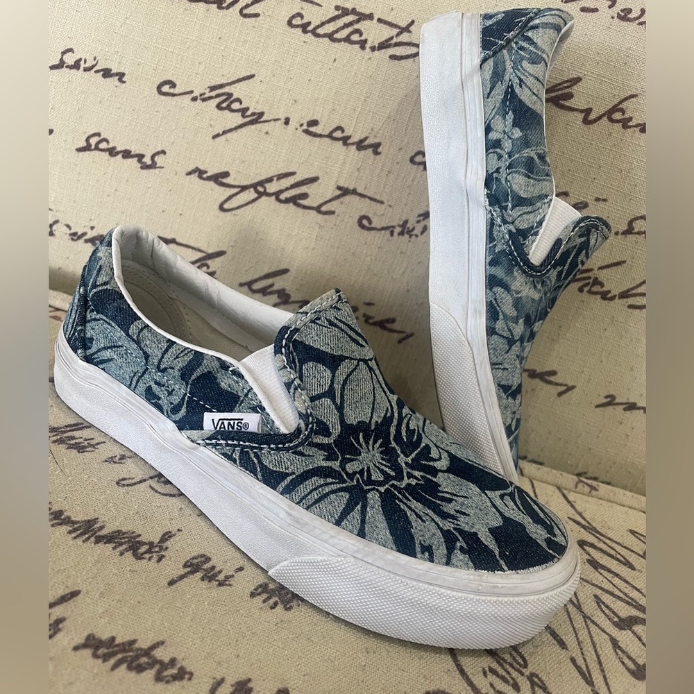 Unisex Slip On Vans Indigo Tropical Canvas Shoes size 5.5 in women, 4 in men